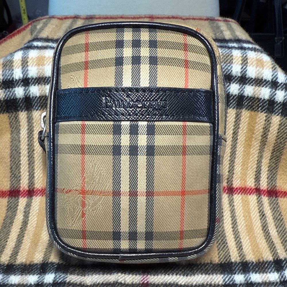 Burberrys VINTAGE Beige and Black Plaid Pouch
